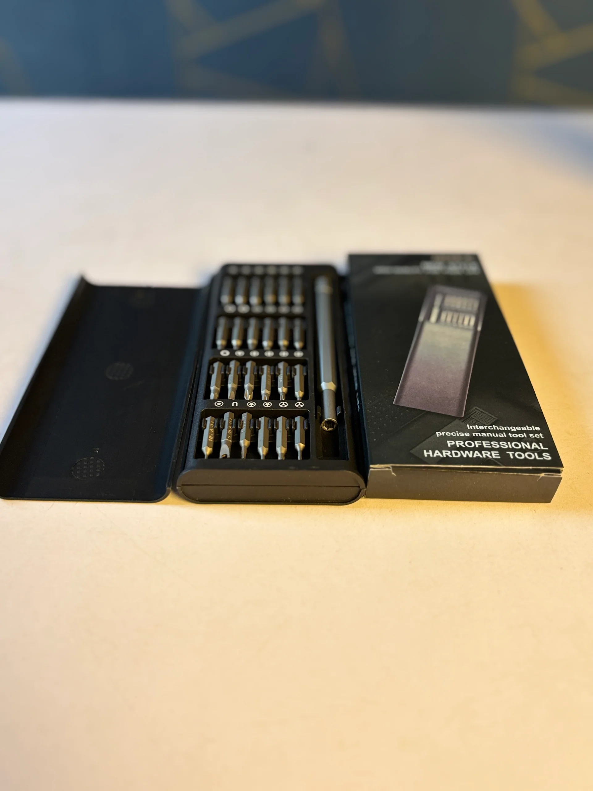 25 in 1 Multifunctional Screwdriver Tool Set